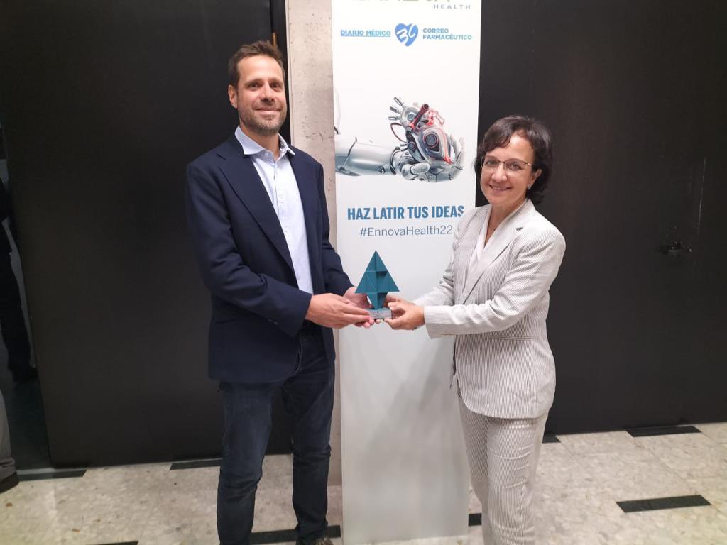 VHIR_'s tweet image. Tres professionals de @vallhebron que combinen la recerca i l’assistència han estat guardonats als premis #EnnovaHealth22 de @diariomedico. Enhorabona als Drs. Jordi Riera, Jordi Bañeras i Albert Sandiumenge!