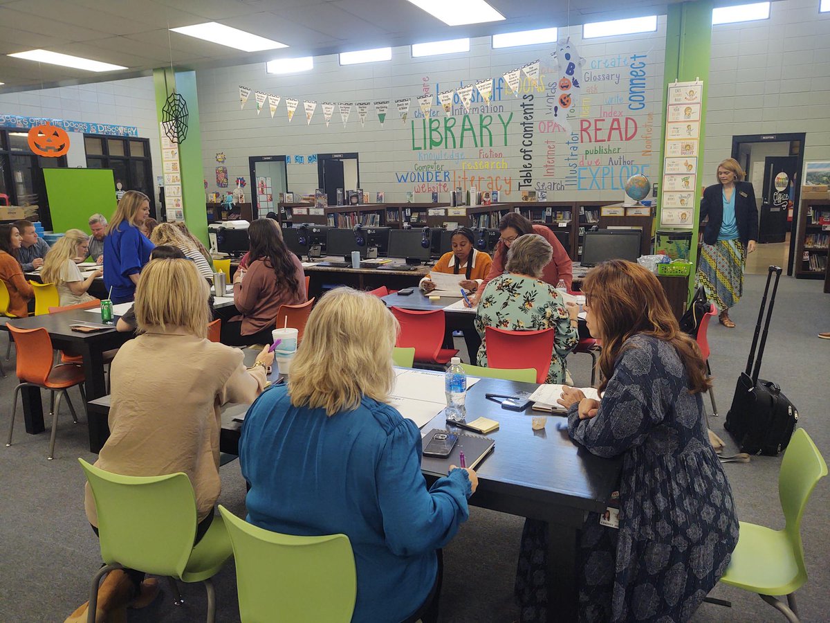 Amy Jones tweet media