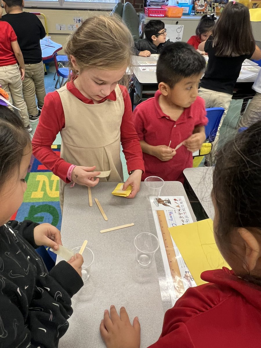 mrs_portelli's tweet image. Wow- Team 404 was so excited to be engineers in science today and create flying machines just like Rosie!  #LearnbyExperience #Scienceforthewin #RBBisBIA @MrsFlahertyC @rbpsEAGLES @Manaloto407