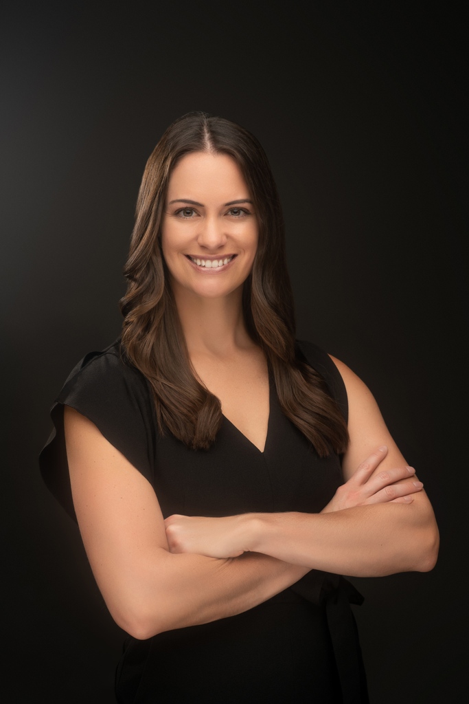 shotbysomi's tweet photo. No time to talk when the balance sheet is not balanced. Book your headshot session today

#professional #headshots #portrait https://t.co/6woVLOKDcI