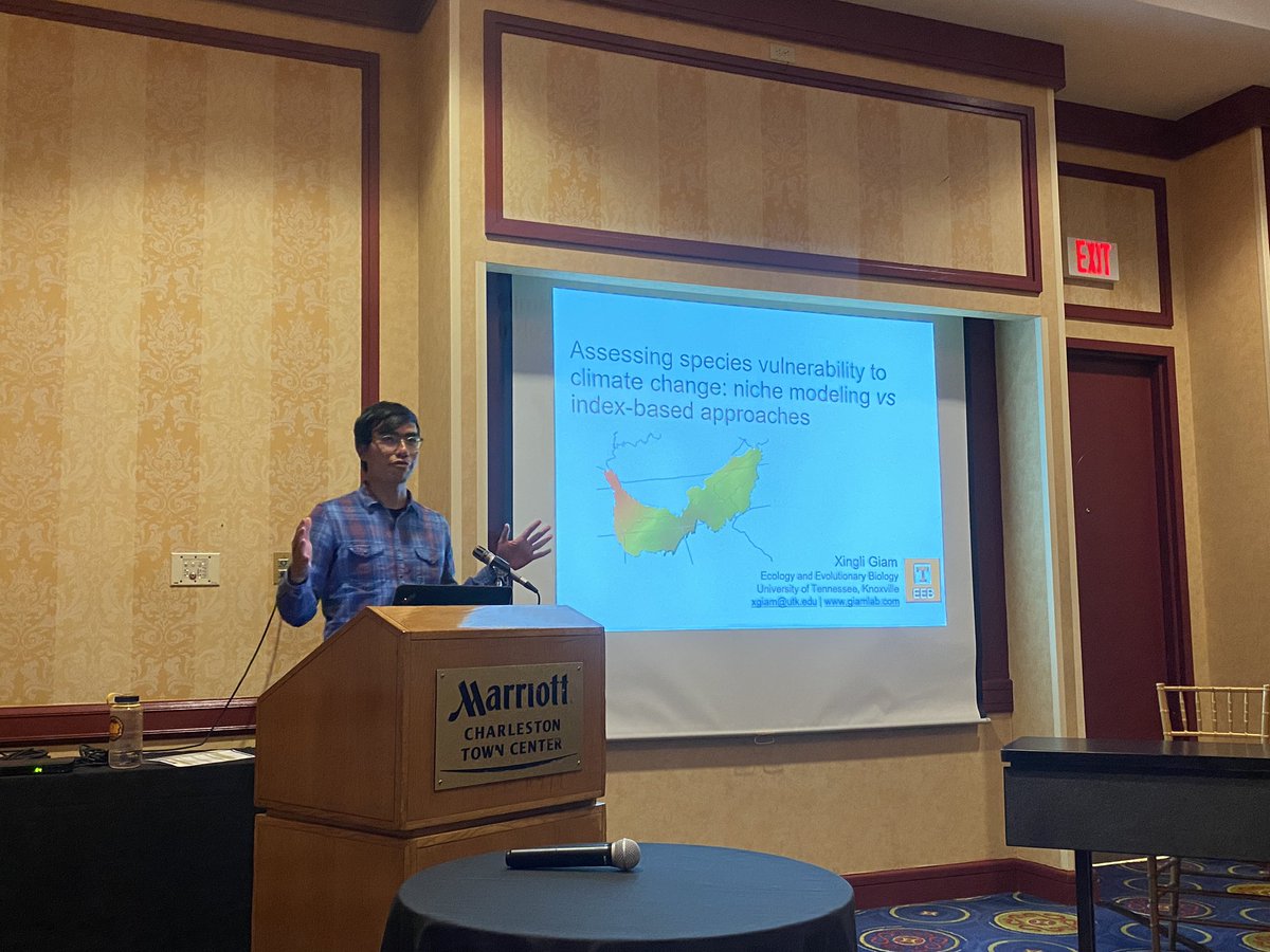 AppRedPanda's tweet photo. Look at this champ presenting on incorporating climate change into SWAPs! @UTK_EEB @xingli_giam @se_casc nice talk Xingli! I think people will be tee’d up for similar themes in my talk tomorrow! #seafwa https://t.co/1j1W0X47b5