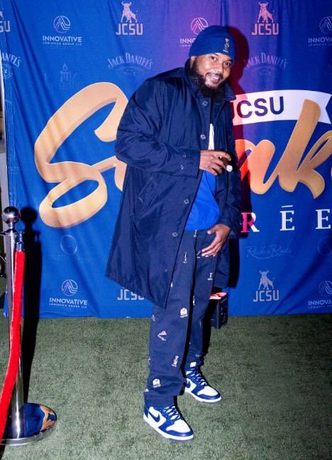 Sapranothegr8's tweet photo. I focus on my #health #wealth and #happiness . #crohnsfit #Bpartofthesolution #Crohnsnomore #DjBU #influencer #polo #RalphLauren #IStayFly #dunks #model #beardgang https://t.co/VcdKTNT7ye