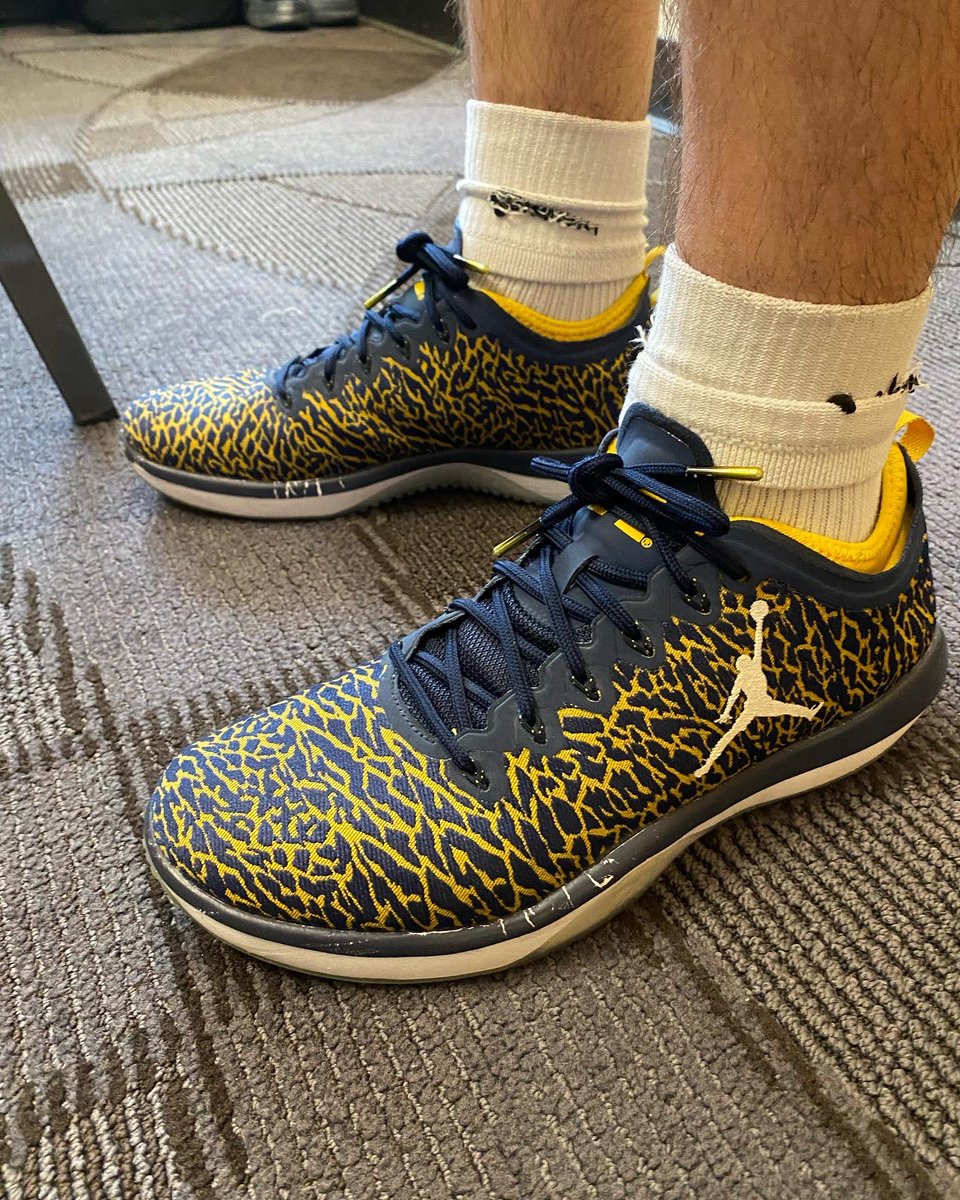 anna_wernick's tweet image. Tyler Rosen wearing some @uofmichigan @jumpman23. #studentmanager #basketball