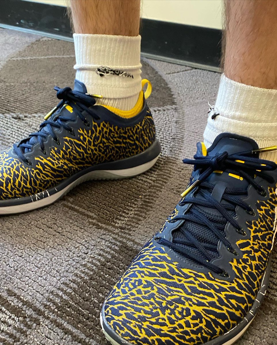 anna_wernick's tweet image. Tyler Rosen wearing some @uofmichigan @jumpman23. #studentmanager #basketball