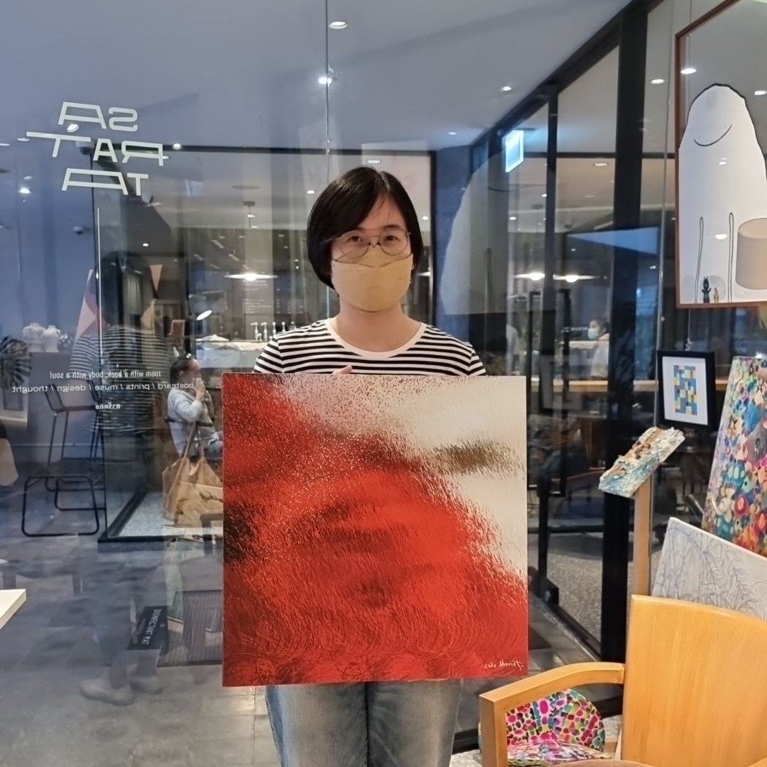 PulpKetmanee's tweet photo. Stop by Saratta Space for art exhibition and spot my artwork and other cool artist at the shop 🙏🏼😁
#CodeMonet https://t.co/uFEN1c14C1