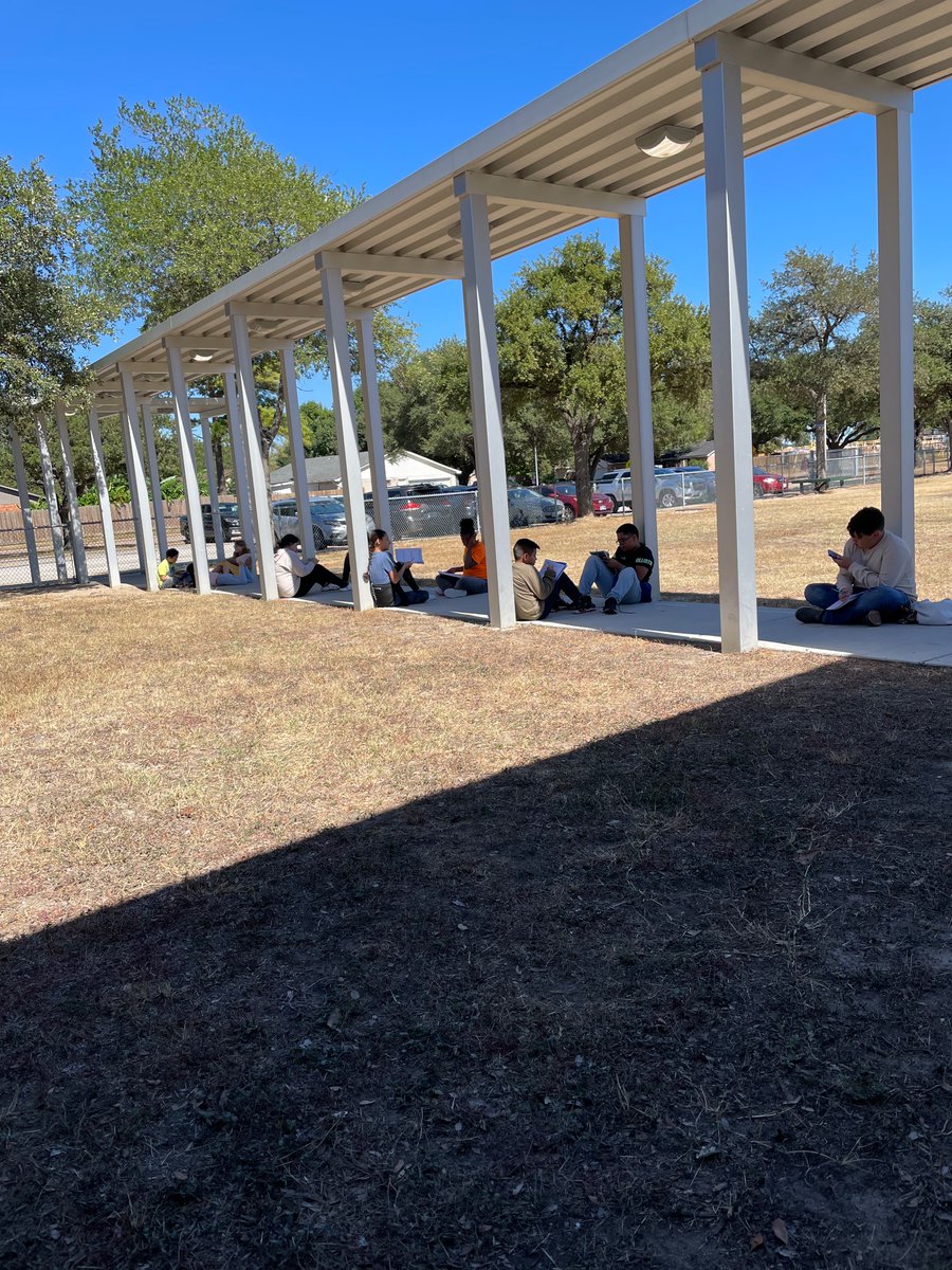 Mrs. Domec tweet media