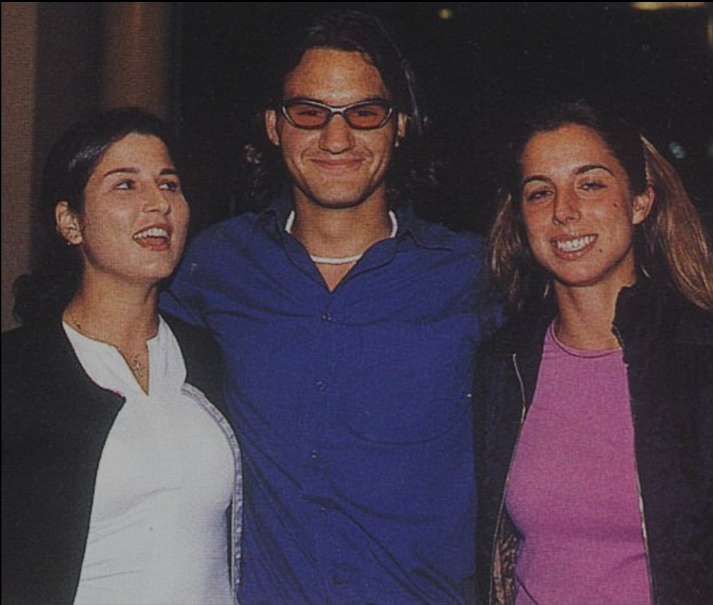 Roger Federer pictured with Mirka, and Gagliardi. You could only get away with those glasses in the early 2000s 😅