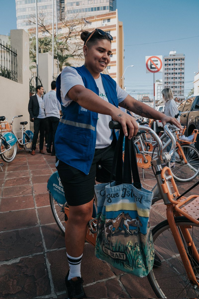 PNUDPARAGUAY's tweet photo. Un sueño que empieza a hacerse realidad: #AMABICI   

Se realizó la palada inicial de las obras de bicisenda del AMA, parte del proyecto #AsunciónSustentable, liderado por el @mambiente_py, con el @mopcparaguay, @muvhpy, @stp_paraguay, y la @municasu, con el apoyo del PNUD 🇵🇾 https://t.co/2Z5JzAffaB