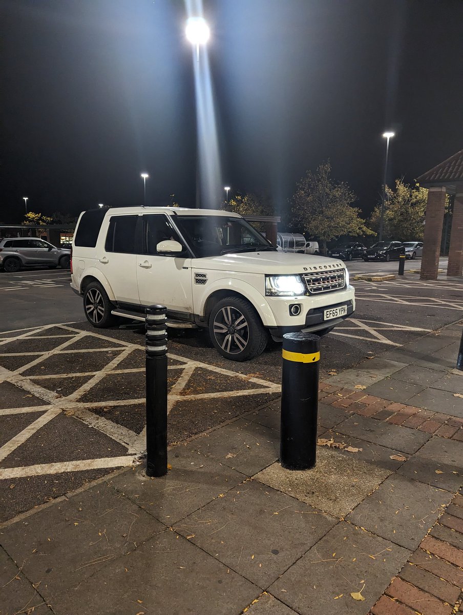 mbnu99's tweet photo. #bishopsstortford parking on a disabled spot, smoking in car with two young children.....#badpareting #norespect https://t.co/dbXISDQ5gD