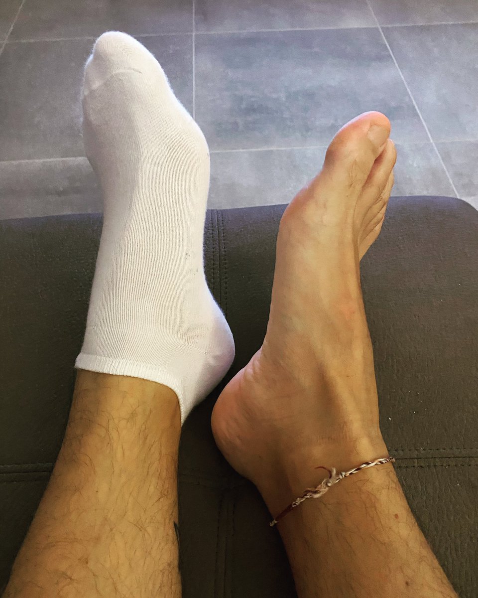 michael12762399's tweet photo. L altro calzino lo togli tu… #feetfethish #Feet #gay https://t.co/vejeyqmAV4