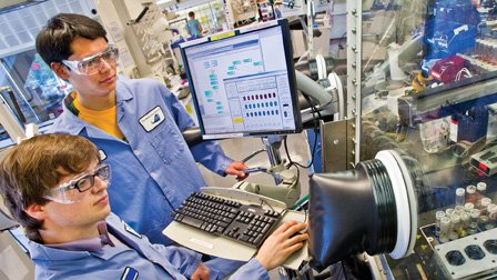 doescience's tweet photo. Attention graduate students in #STEM! Want to work @ENERGY national lab? Be sure to apply for our Graduate Student Research Program by November 9. @PrideinSTEM @pdhubSTEM @PLENNetwork @PRicansInSTEM @sacnas @scicoalition https://t.co/cDxP6Ng11d https://t.co/qjXCSyzNC0