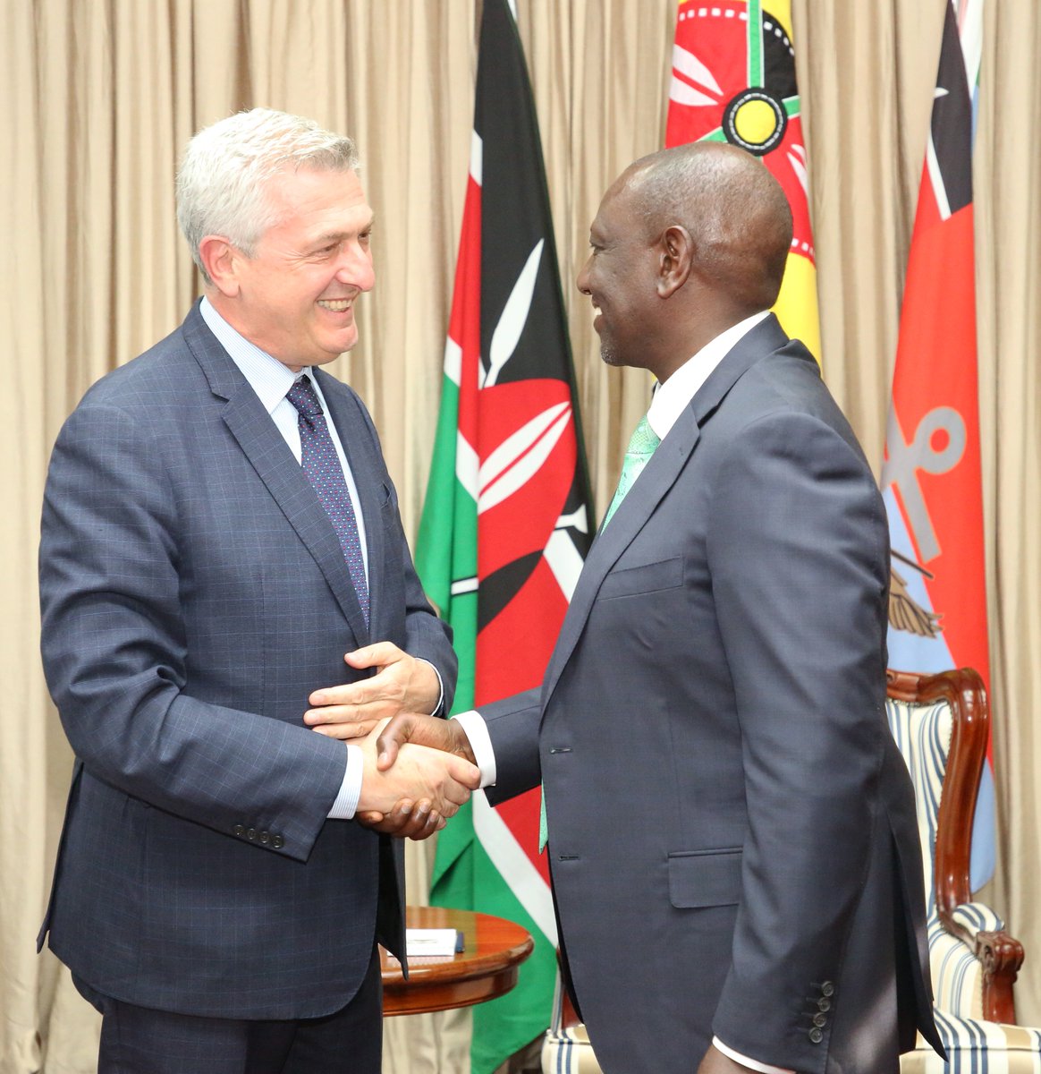 1/3 President @WilliamsRuto has welcomed the move by the United Nations High Commissioner for Refugees to integrate refugees into host communities.