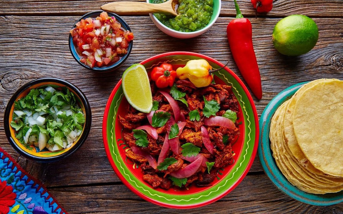 FoodandTravelMX's tweet photo. Sabores de Yucatán busca posicionarse como un evento de alta gama a nivel nacional e internacional para dar a conocer la escena gastronómica que ofrece el estado. #YucatanEsSabor 
@YucatanTurismo 

Lee más aquí: https://t.co/G3CwLBxqOb https://t.co/Vs63pg4hes