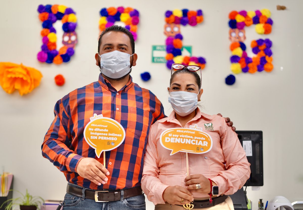 Tu_IMSSGto's tweet photo. Como cada día 25 de mes 📅, el #IMSSGuanajuato se suma al #DíaNaranja 🧡 con el compromiso de ser #IgualesEnDerechos.
#IMSSySNTSSvsViolencia #EnLoVirtual https://t.co/dv5li0WCXB