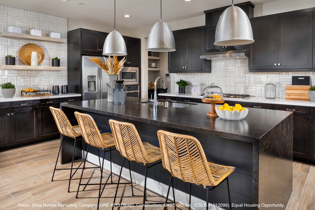 SheaHomesSD's tweet photo. Give your home a daring new look with sculptural lightning. β¨ This striking design is sure to start many conversations! Visit our website and discover the perfect home to express your adventurous style. #DesignTuesday https://t.co/SKLxwXfwxk https://t.co/DTGsPMjG6O