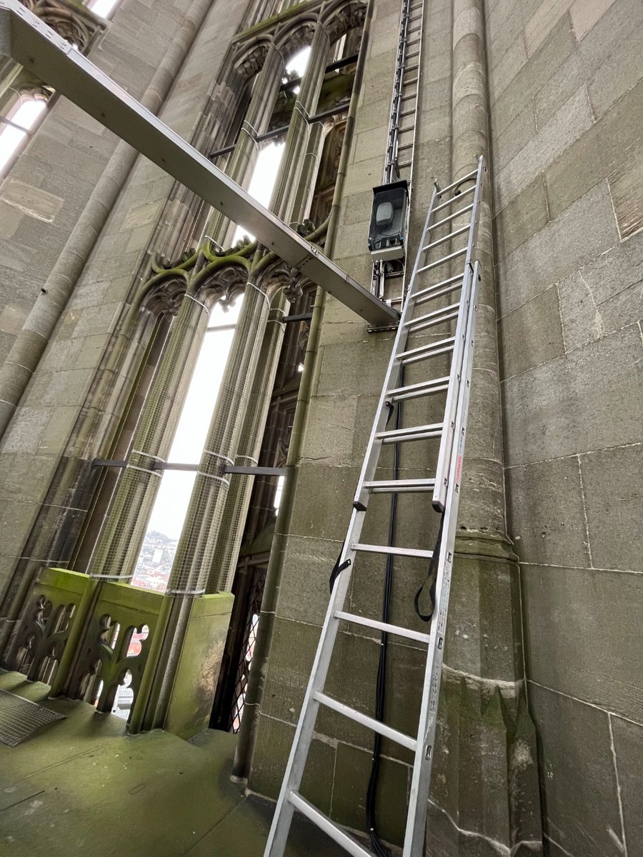 ttn_ulm's tweet photo. Unser gemeinsames Gateway mit der @ulmdigital auf dem Ulmer Münster ist wieder hergerichtet und frisch gewartet. Wir funken nun für den Backhaul mit LTE statt WLAN-Funkbrücke. Danke an die Ini für die SIM und die Münsterbauhütte für die Hilfe! https://t.co/IlCe7Y6Y7u