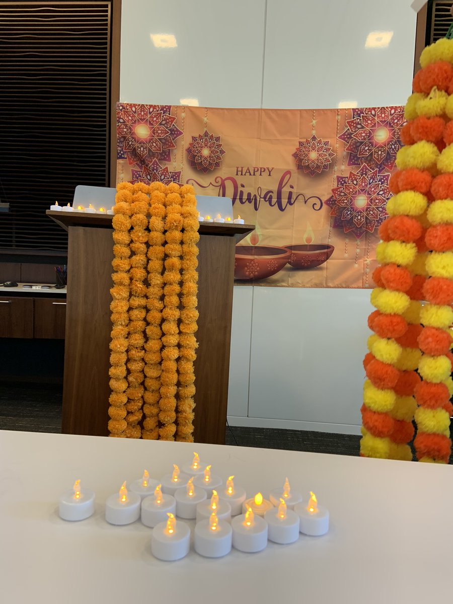 CBRE_IM's tweet photo. Happy #Diwali to all who celebrate! Our NYC team recently joined our CBRE colleagues to enjoy some delicious Indian food while paying tribute to Diwali. Happy #Deepawali!
#Diwali #FestivalofLights #DEI #CBREIM https://t.co/9JwcD1YB9v