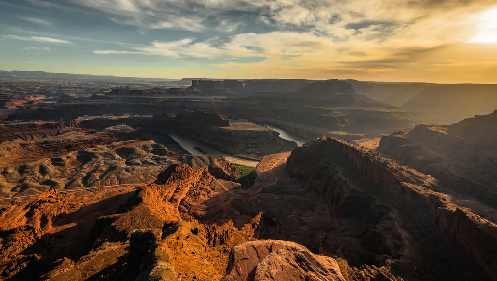 One of the most popular picturesque panoramas in the world is the view from Dead Horse Point. The viewpoint, which rises 2,000 feet above the Colorado River, offers a spectacular view of Canyonlands' carved pinnacles and buttes. 

#deadhorsepoint #travelphotography #adventure