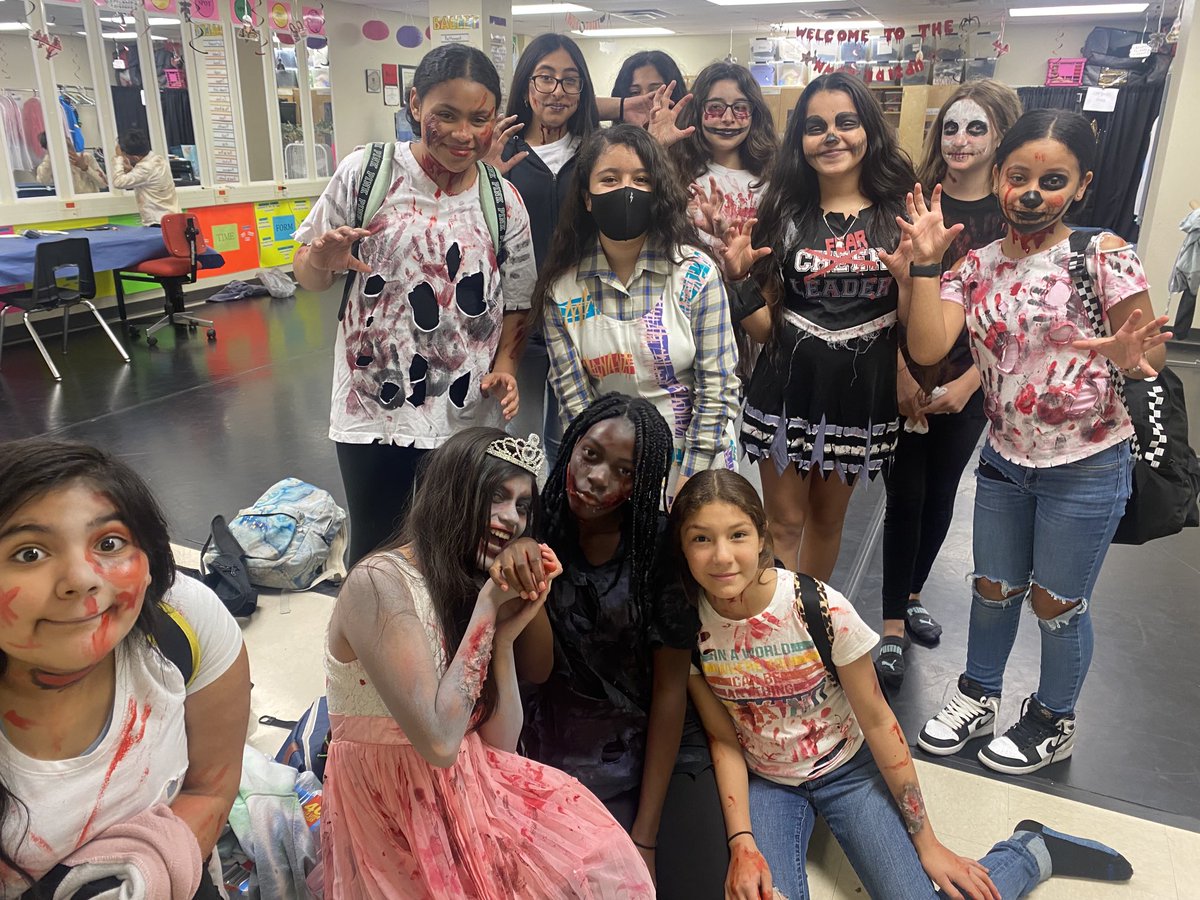 BRamirez1223's tweet photo. Dancers getting ready for “ thrill - a - mill “ 2022 ⁦@NISDJones⁩  ⁦@NISDJonesSTEM⁩ #missionpossible https://t.co/RNalDEFJVm