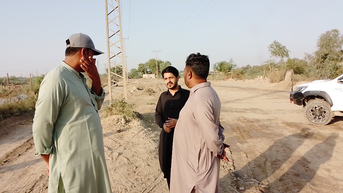 LaLaMuneer33's tweet photo. #Hyderabad
Shanawar Khan son of PPP MPA PS-64 Abdul Jabbar Khan visited UC-91 PS-64 Constituency and inspected the ongoing road work from Channel Mori to Goth Darya Khan Panwar. 

#Shanawarkhan https://t.co/9x1tIm0qTH