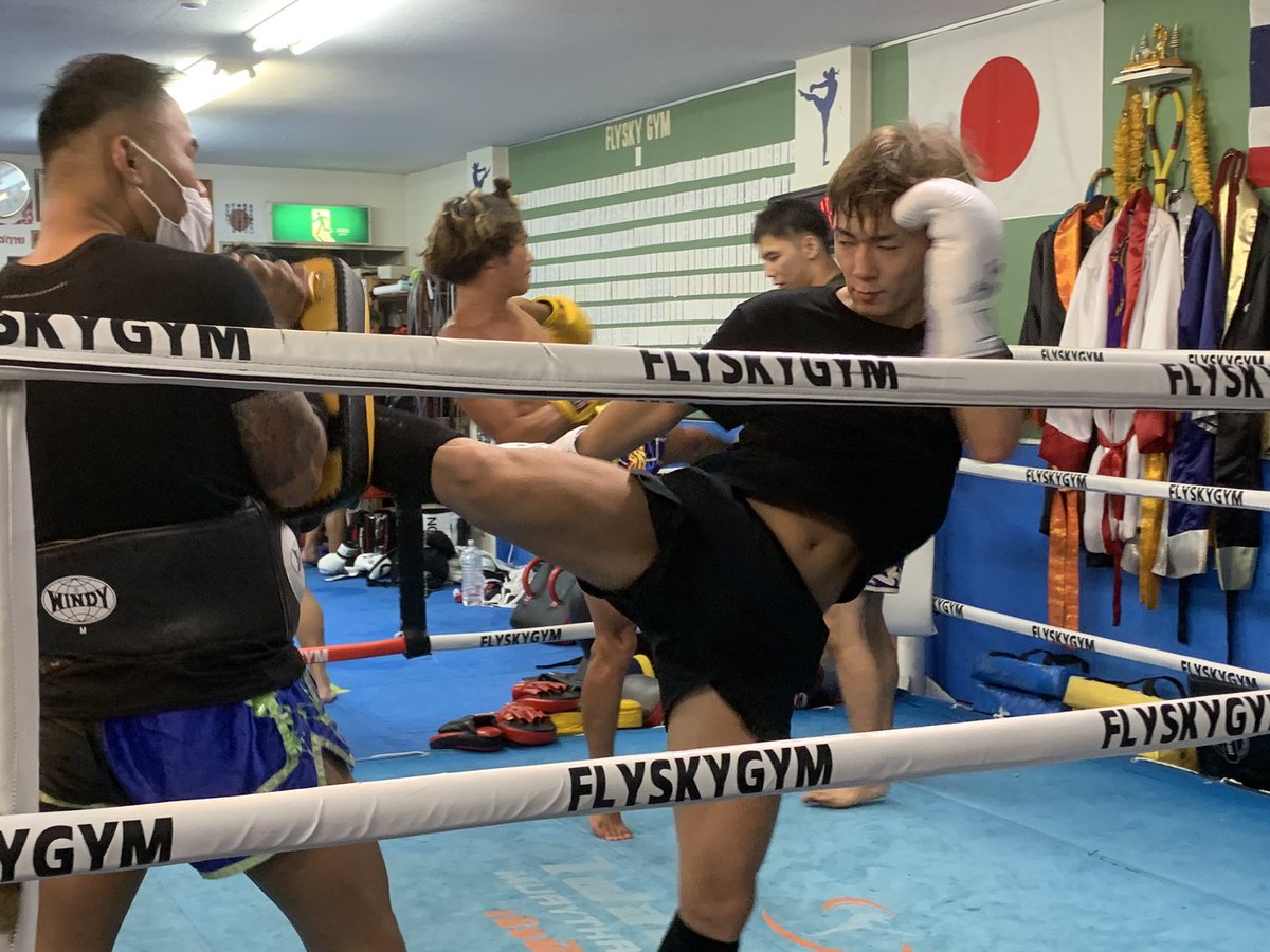 flyskygym's tweet photo. FLYSKY GYM次は白幡太陽が登場‼️
krush2戦目🥊決戦は10月28日(金)
【Krush142】in後楽園
沢山の応援宜しくお願い致します🙏
#flyskygym #k1wgp  #Krush #白幡太陽 https://t.co/fEKPUxrEUR