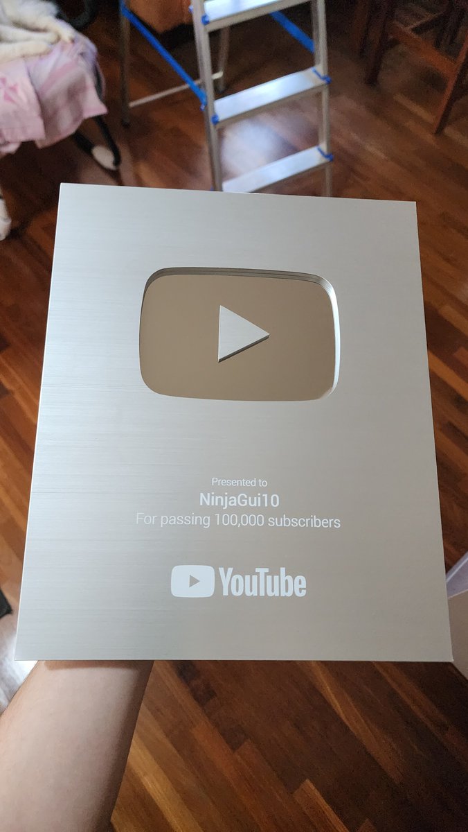 SupNinjaz's tweet photo. AEEEE, a placa de 100k chegou HOJE! Finalmente, depois da minha primeira solicitação ser negada, consegui fazer outra solicitação depois de 3 meses! LESGO! Vou fazer um vlog para explicar tudo certin e agradecer cada um de vocês! Aviso aqui quando eu postar! Muito obrigado! <3 https://t.co/nMoQrD34Rr