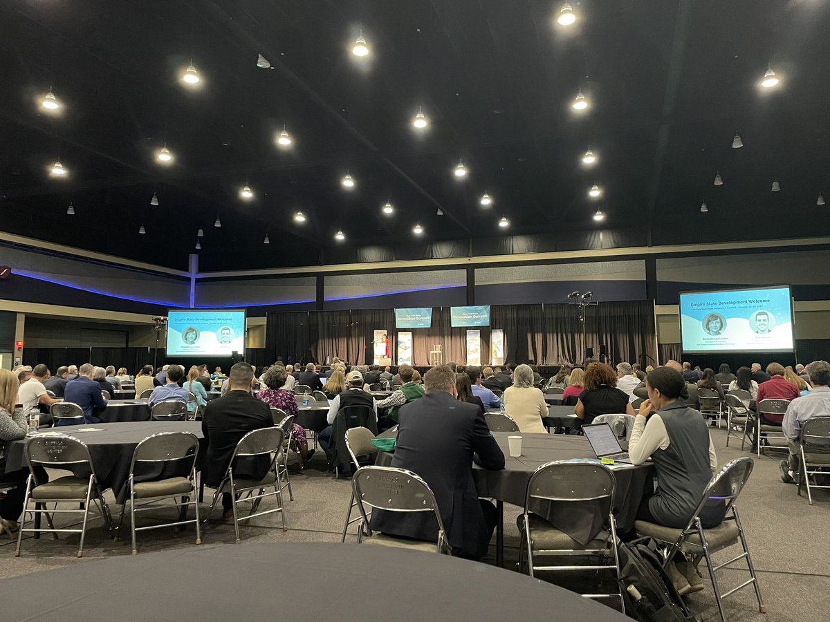 Learning and networking with the <a href="/MelKitchenEDU/">🌟Melanie Kitchen📚</a> at the <a href="/NYSInnovation/">NYS Innovation</a> summit!
