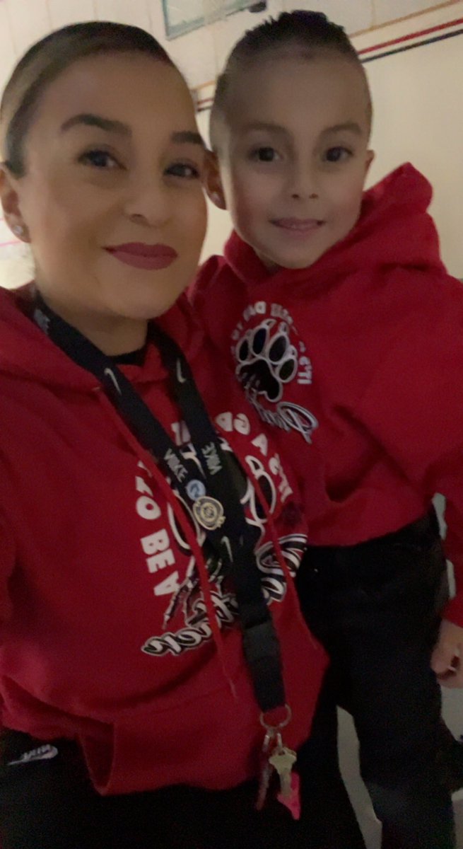 coachramirez23's tweet photo. Twin day for Day 2! Coach DJ and found some mini twins during Kinder β€οΈπΎπ€π¦#PAWsomePanthers are #ScorpionStrong #HorizonFeederPattern #StrongerTogether #HorizonHomecoming #WeAreClintISD https://t.co/W4JQoFoVPB