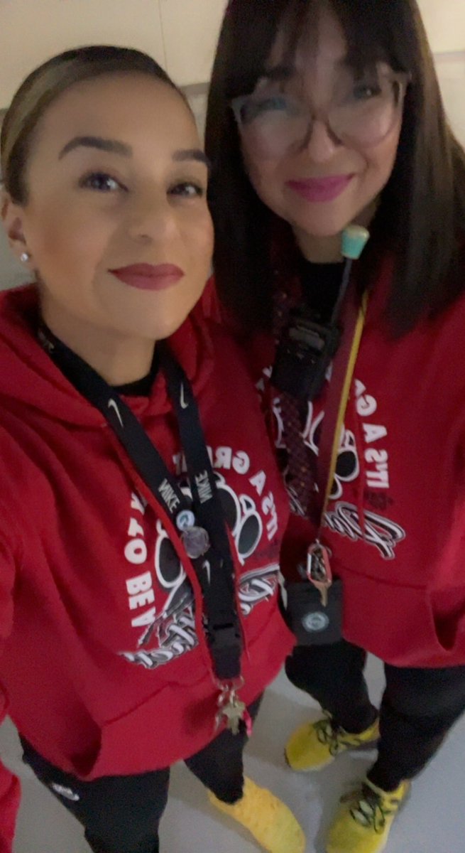 coachramirez23's tweet photo. Twin day for Day 2! Coach DJ and found some mini twins during Kinder β€οΈπΎπ€π¦#PAWsomePanthers are #ScorpionStrong #HorizonFeederPattern #StrongerTogether #HorizonHomecoming #WeAreClintISD https://t.co/W4JQoFoVPB