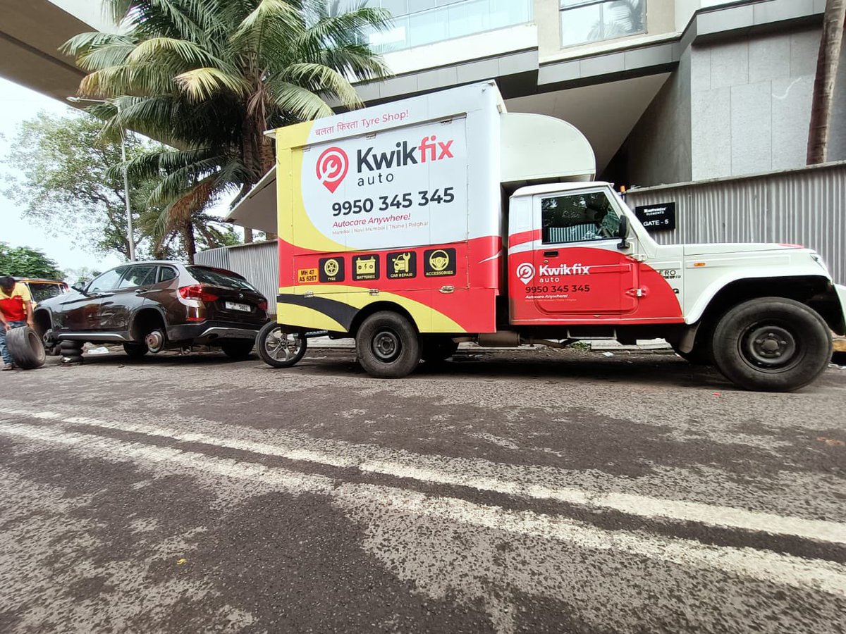 kwikfixindia's tweet image. BMW X1 getting the RFT tyre fitted at home through our Chalta Phirta Tyre Shop. #KwikFixAuto call us on 9950 345 345
