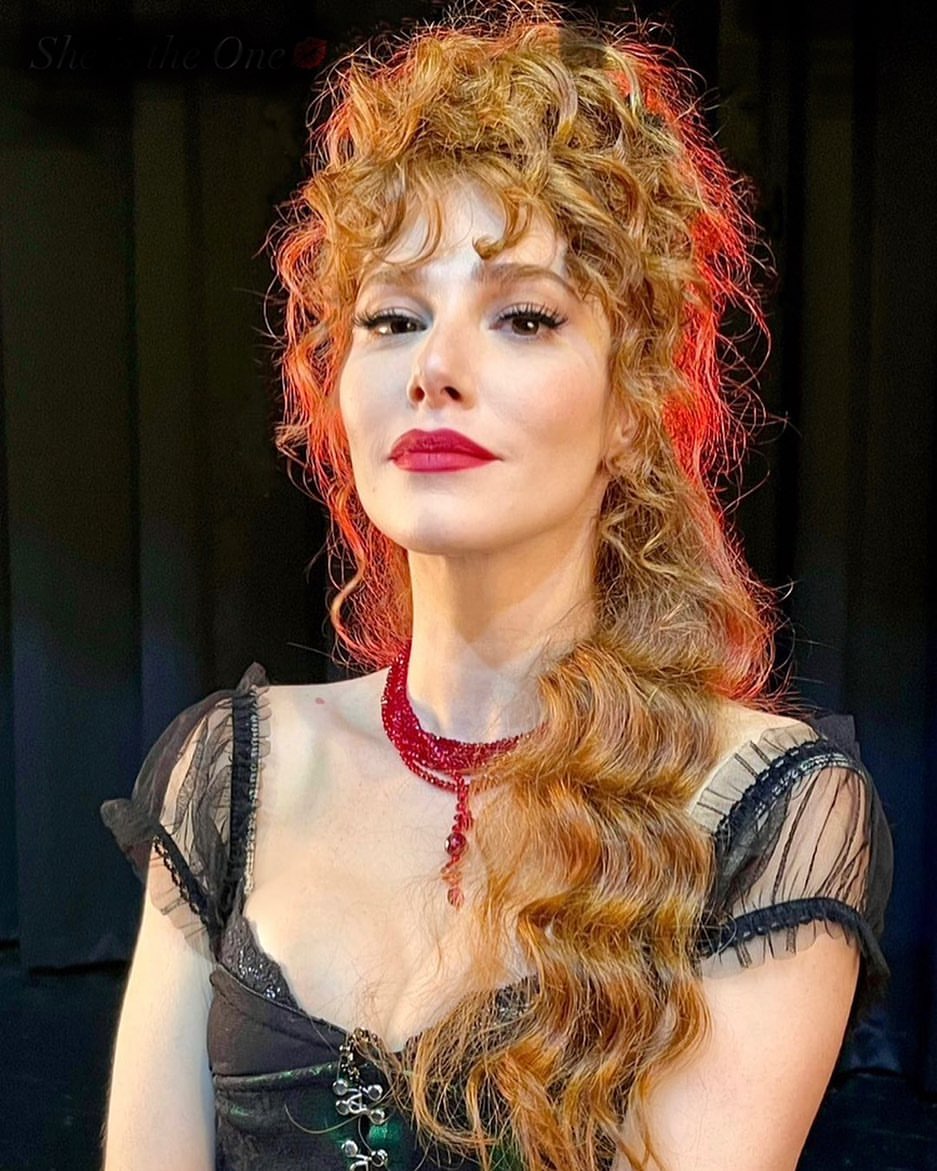 LizDanitza3's tweet photo. Maquilladora  Makeup by Peri : Ella es la única 💋.
#Elcinsangu 
#jekyllvehyde https://t.co/0q5cOW72Mg