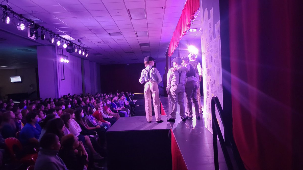 It's showtime @ Noe Middle School..now showing..Newsies