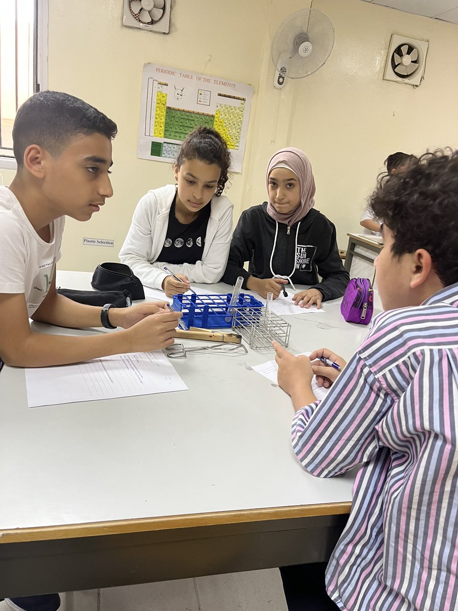 RazanAlbaba2's tweet photo. Grade 7 students has been introduced to the Lab Equipments at chemistry session. @MakassedSaida https://t.co/yCrIzkHJFf