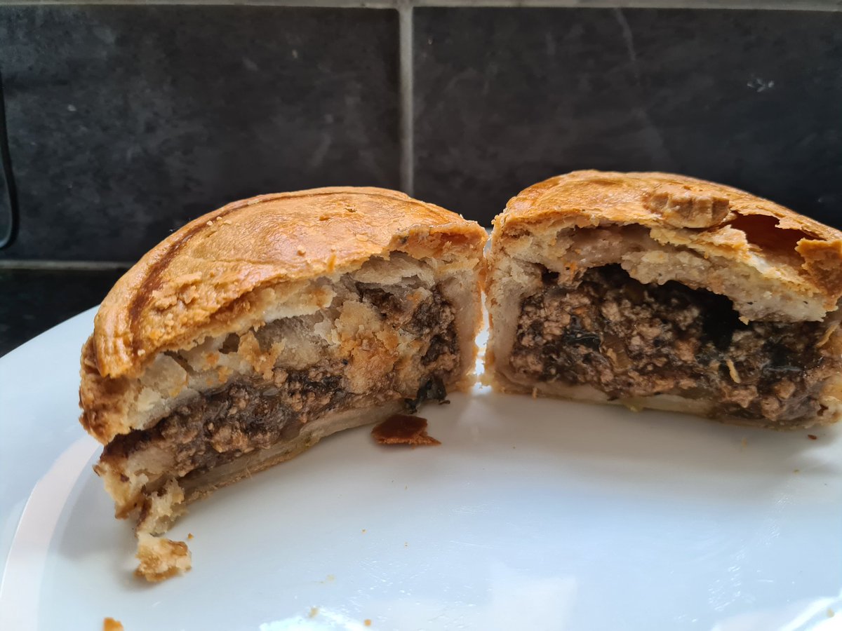 thelifeofpies's tweet photo. Lamb and Leek pie from the @tartshop A big, sturdy crust containing loads of juicy mince and slithers of dark green leeks, finished with slightly minty herbs 👌 #pie #mintpie https://t.co/DYLgJbwGVs