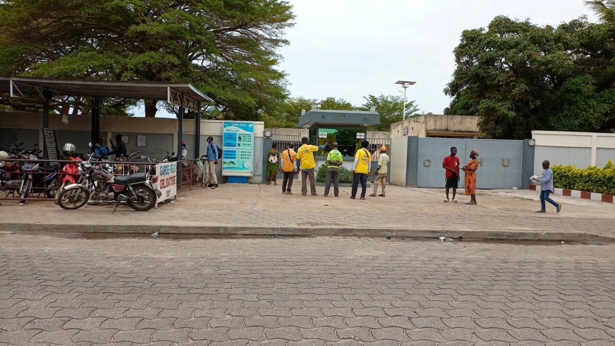 RFIAfrique's tweet photo. Bénin: le procès du drame du CHU de Cotonou renvoyé au 8 novembre https://t.co/hUuaDF69uP https://t.co/dRS17Vigun