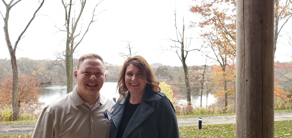 NPELRA's tweet photo. National PELRA executive director Andrew Haines honored to congratulate outgoing @IPELRA president @criwhi357 and welcome incoming president Roxanne Bonner. Impressive conf and education for IL public employers

#leadership #publicservice https://t.co/VyCsRDY9GW