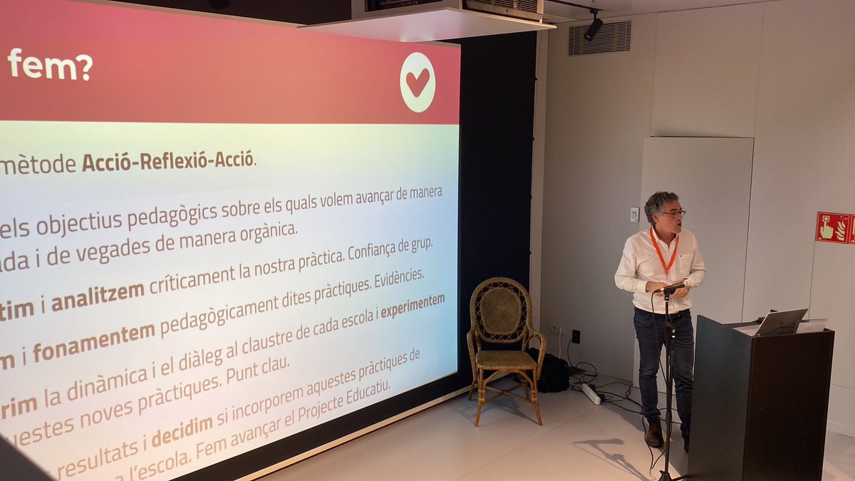 VedrunaCat's tweet photo. Sabeu com fem vius els projectes educatius a les escoles Vedruna? 🤔 Creant ecosistemes d’aprenentatge! N’hem parlat al V Cicle d'#InnovacióEducativa amb @clickedu @Qualiteasy #DIM a @OnaLlibres. https://t.co/QnaLprdDuK