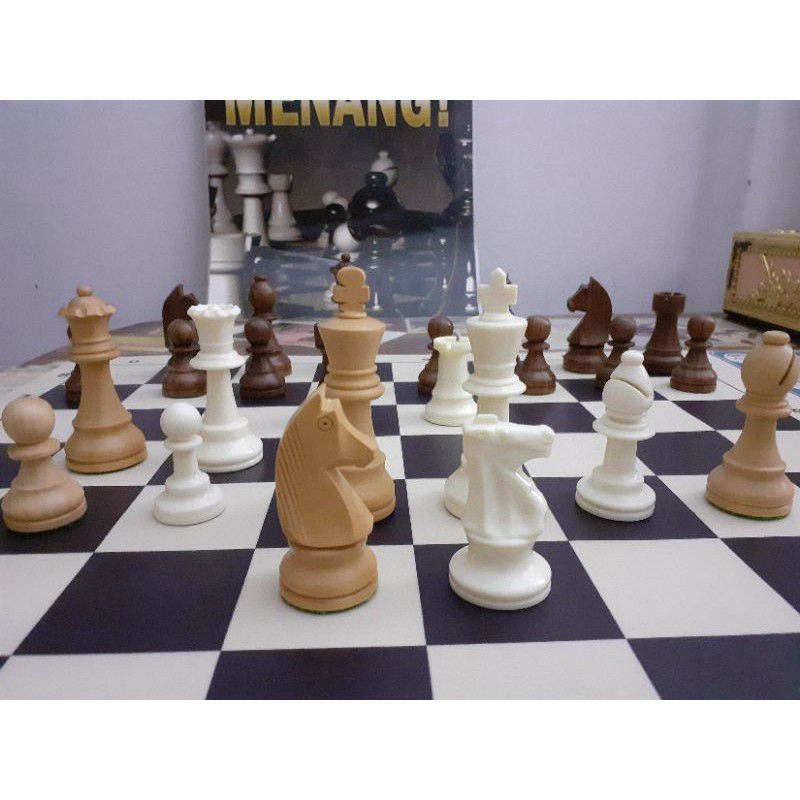 stonemaster's tweet photo. I'm selling CERDIKCATUR Wooden chess pieces (... for RM198.00. Get it on Shopee now! https://t.co/ZHMCg0yXv2 #ShopeeMY https://t.co/rW6PAL0tCW