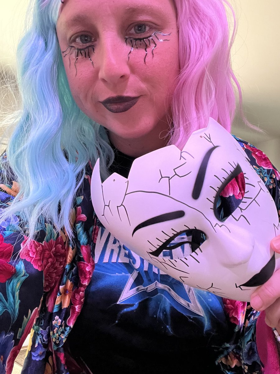 THECJSimmons's tweet image. The gf went to Work today dressed as @WWEAsuka 🤩🤩🤩🤩 and it looks fantastic!!! @WWE @WWENXT @WWEUniverse @WWENetwork