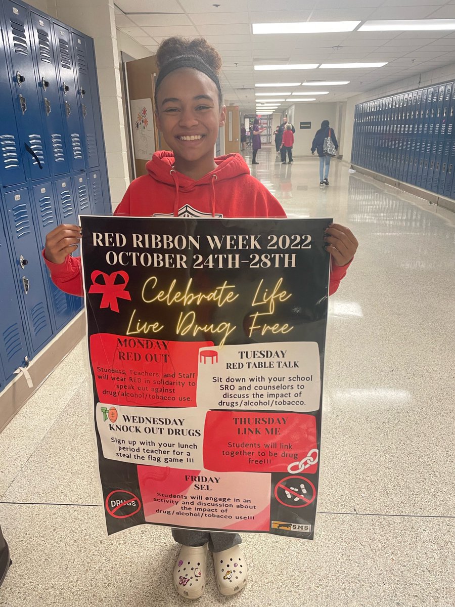 ICounsel_APS's tweet photo. @SuttonCougars kicked off RED RIBBON WEEK WITH  A RED OUT. Look at our fabulous students teachers and staff that stand against drug/alcohol/tobacco use! @MerriweatherEDU @DrMightyN @TRobinsonsms @billups_LA @barbarabieniemy @APHoward_Sutton @SMS6Counselor @maurapannier https://t.co/sqWjsDlVbn