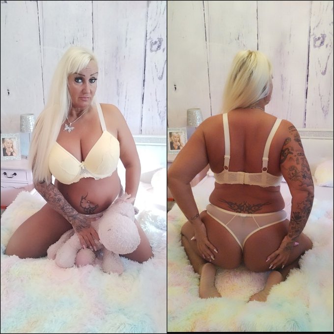 Gefallen dir meine gelben Dessous?! #dessous #sexy #sexycurves #bigass #bigboobs #sexycurves #curvy https://t<a href="/tag/dessous"class="tags">#dessous</a><a href="/tag/sexy"class="tags">#sexy</a><a href="/tag/curvy"class="tags"><span>#curvy</span></a><a href="/tag/bigboobs"class="tags"><span>#bigboobs</span></a><a href="/tag/bigass"class="tags"><span>#bigass</span></a><a href="/tag/sexycurves"class="tags"><span>#sexycurves</span></a>
