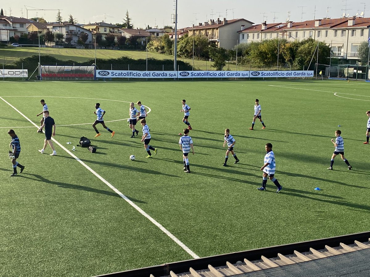 HGSport1's tweet photo. U13 and u14 boys getting ready for this afternoons matches #prematchprep https://t.co/FYtiC6yySP