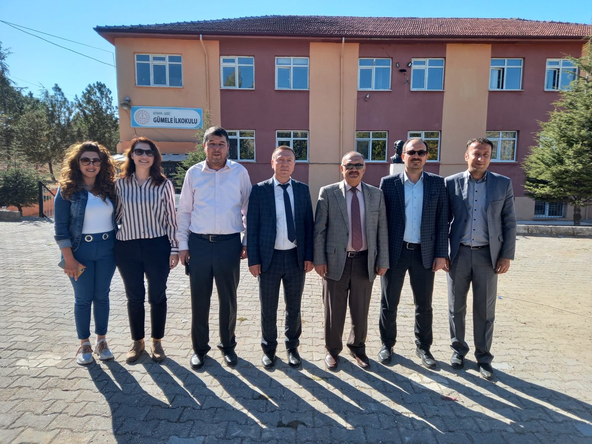 gedizbilsem's tweet photo. Kurumumuz ile Gümele ilk-Ortaokulu arasında EGEP projesi kapsamında Gümele Ortaokulu öğrencilerine yönelik Parçalı Güneş Tutulması Gözlem etkinliği düzenledik.@GedizM @kutahyamem @BilsemMeb https://t.co/88WjWMvug6