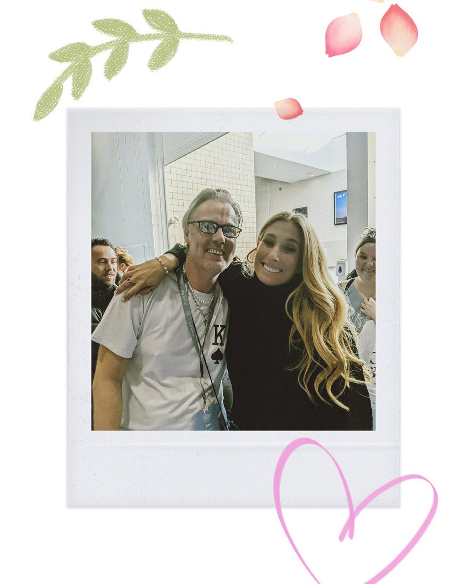 Ben6987's tweet photo. Another incredible moment in my life !
I still can’t believe u recognised me &amp; knew my name !! 
@StaceySolomon you are inspiring motivating &amp; been so supportive of me!
Good luck with the new @Primark range 👍🏾
Thankyou @cleantidyshow 4 allowing me in the #shinesquad
#cleanfluencer https://t.co/JSXWcuuftP