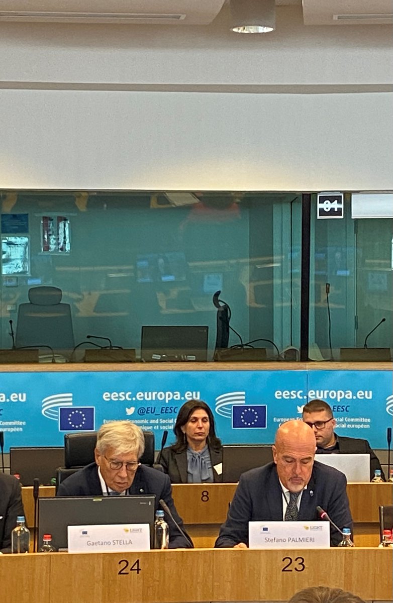 EESC_CivSocRel's tweet photo. Thanks to @light_aml for today's debate on #AntiMoneyLaundering #EESCpartnership
"A lot can be done to fight money laundering with bundled forces. Legal professions play a key role and have a big responsibility in this." @stefanopalmier 

@EU_EESC opinion👉https://t.co/8zd9xp7CbT https://t.co/LwaBkVRFUT