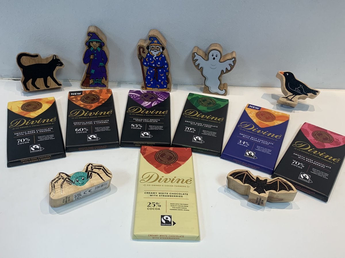 FTSIpswich's tweet photo. 👻No tricks 🧙‍♀️ just treats with our delish fair trade Divine chocolate! Totally ethical it’s made with cocoa beans from Kuapa Kokoo, a co-operative of  smallholder farmers in Ghana, who co-own 20% of the company so they get a share of the profits. It's a win-win situation! https://t.co/q8lLuz4cA9