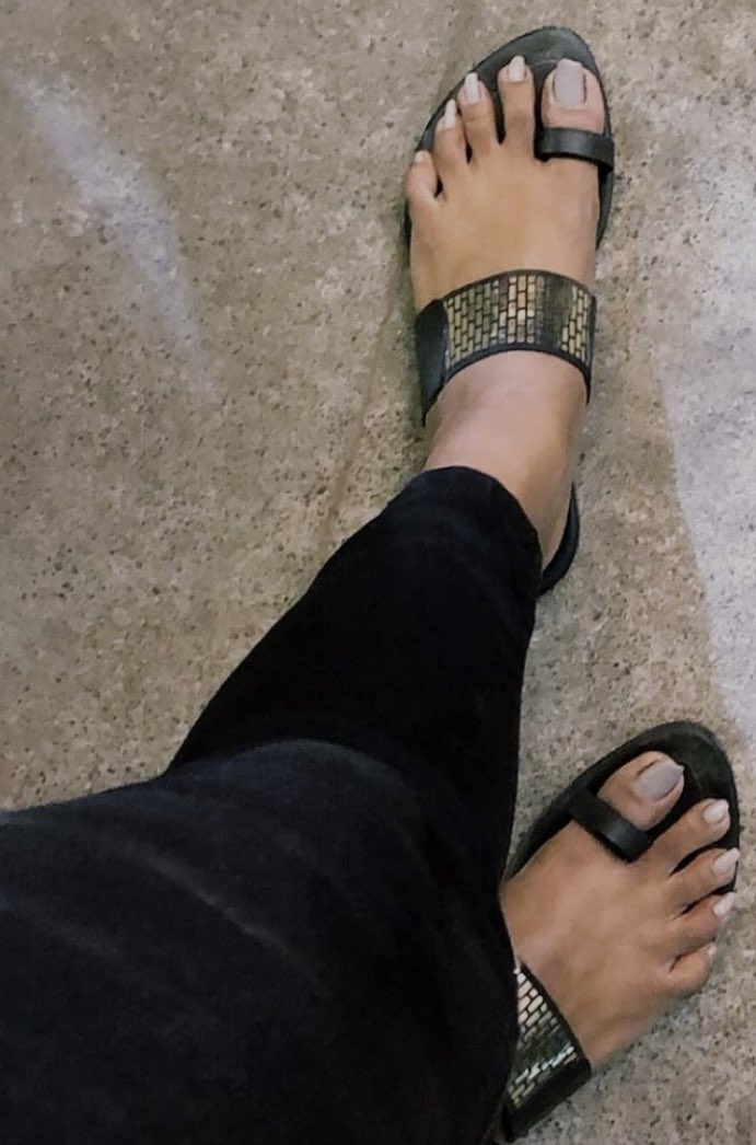RamyaMistress's tweet photo. Diwali pampering from my loyal dog 🐕
Bless u dog👠

I know u slaves are craving to under my feet 

Getting ur blessing and suprise me with ur Diwali gifts b**ches https://t.co/vTzNZN5GBe