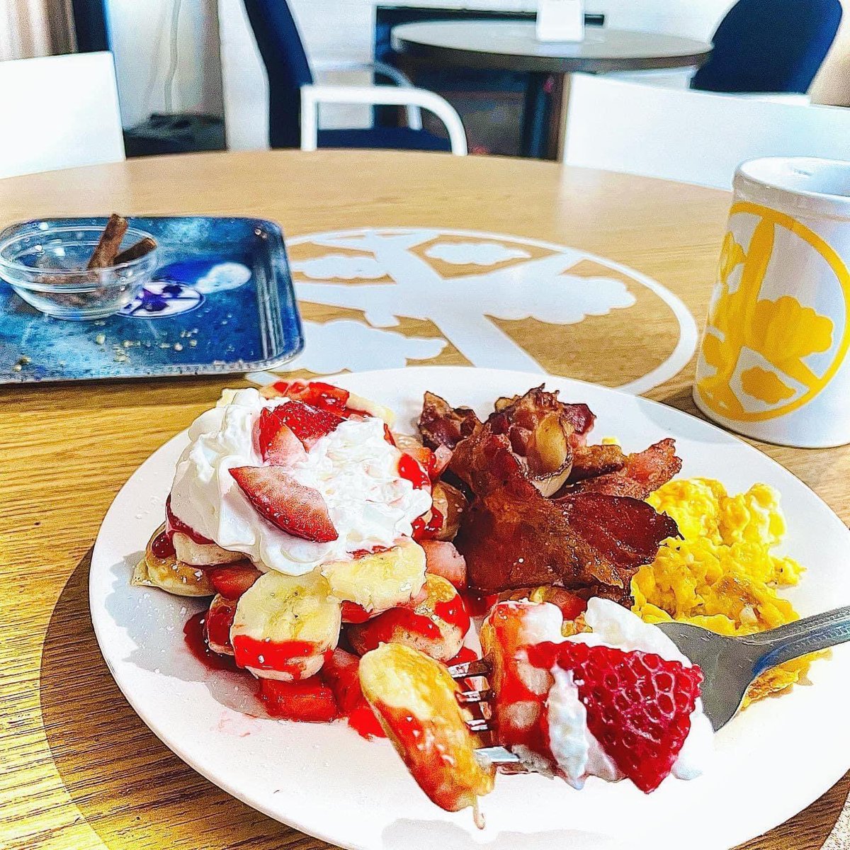 the_flightcafe's tweet photo. Sip ☕️ + smoke 💨 + Eat 🍽= #Redeyeflyt 

https://t.co/xQKrhRh9vb to join the club!!! 

5944 NE Sandy Blvd 
Portland, OR 
Open 10-2pm TUES thru FRI
10 - 3pm SAT &amp; SUN
Closed Monday
Private/Social #Membersonly #socialconsumption #cannabiscafe #portland #redeyeflights #redeyeflight https://t.co/6r5sxTieKI