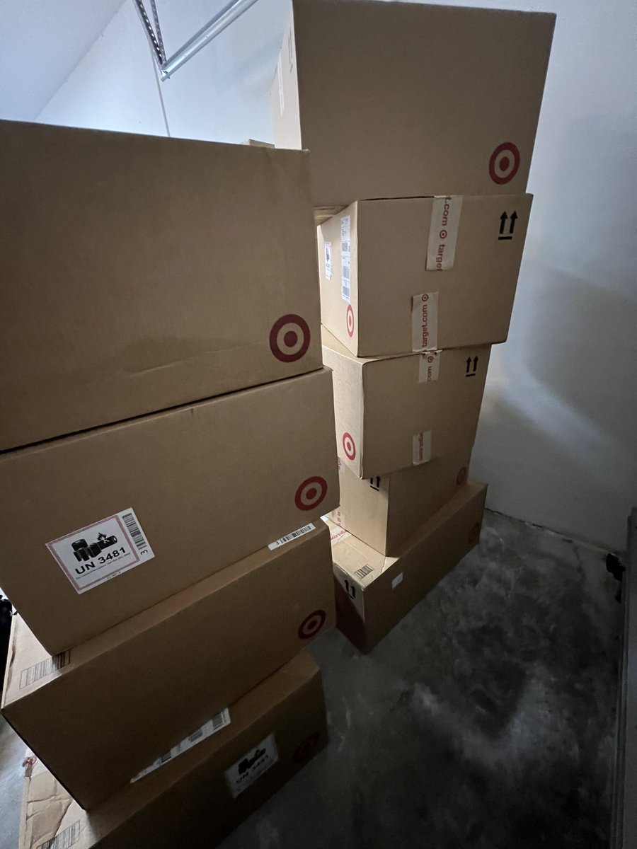 Love me some ps5s delivered bright and early 👨🏽‍🍳 <a href="/averagehustlers/">Average Hustlers</a> <a href="/ksrautomation/">KSR</a>
