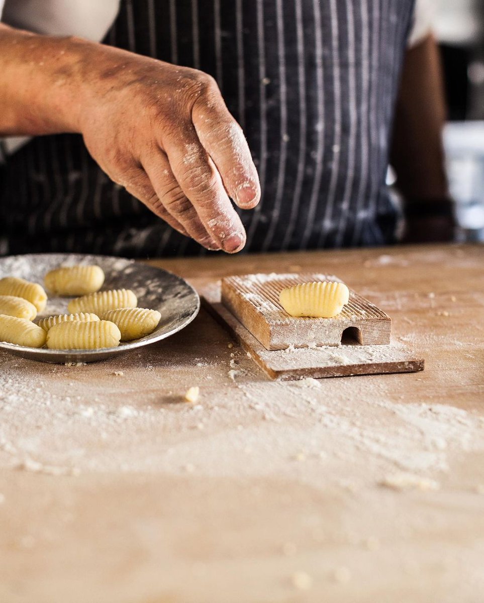 CaysonUSA's tweet photo. We couldn't pasta-bly think of a better way to celebrate #WorldPastaDay than with @chefgschmidt at @themorris_sf!
Shop the Look: https://t.co/mdzt3R9hqx https://t.co/hMJXFWe9It